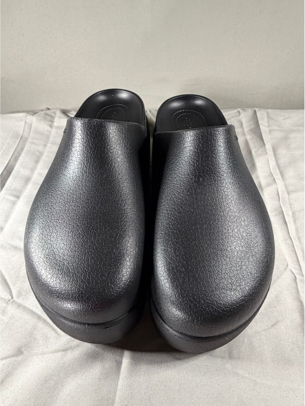 Crocs Black Platform Clogs Comfortable Slip-On ShoesNWT